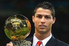 乐鱼体育直播在线-中国足球国家队实行分阶段任务目标制度，中国足球队分类