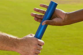 乐鱼体育登陆-大牌球星短期归队助力国家队，战绩与话题双收，短期合同球星