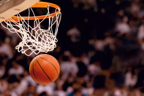 乐鱼体育在线官网-“高新体育中心：羽毛球赛场上演速度与力量的巅峰较量”