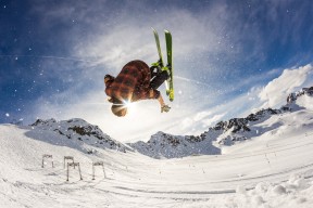 乐鱼体育官网登录-阿尔及尔俱乐部联赛 NB Staouéli 获得国内联赛与杯赛双冠，阿尔及尔属于哪个洲